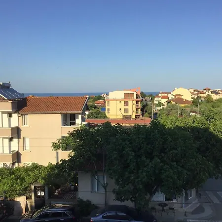 Хотел Family Atlas 2*